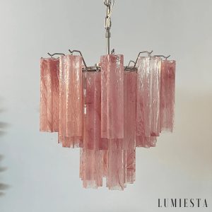 Lampa wisząca Giglio z różowym szkłem, detal połączenia z niklowanym korpusem