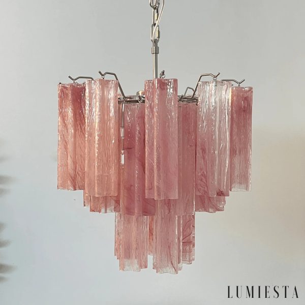 Lampa wisząca Giglio z różowym szkłem, detal połączenia z niklowanym korpusem