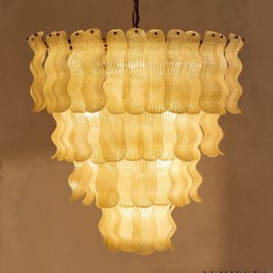 Lago - szklane elementy lampy wiszącej oglądane z bliska