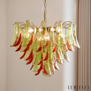 Widok na warstwową konstrukcję lampy wiszącej Lecce z metalu i szkła