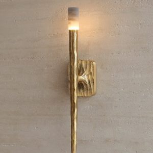 Leiri - nowoczesna lampa wisząca miedziano-biała, detal połączenia metalu z jasnym kloszem