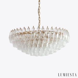 Lucca - pełny widok złotej lampy wiszącej ze szkła