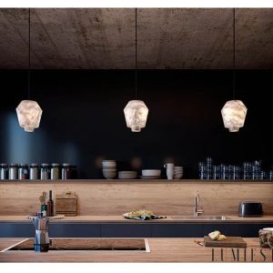 Lampa wisząca z alabastru Madeira - biel klosza i metalowe zawieszenie
