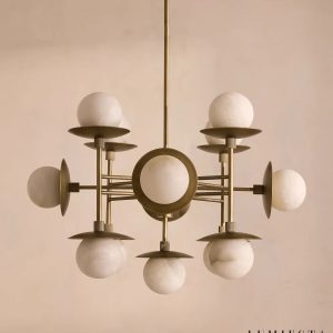 Lampa wisząca Mafra z alabastrowym kloszem i białym wykończeniem, detal górnej części