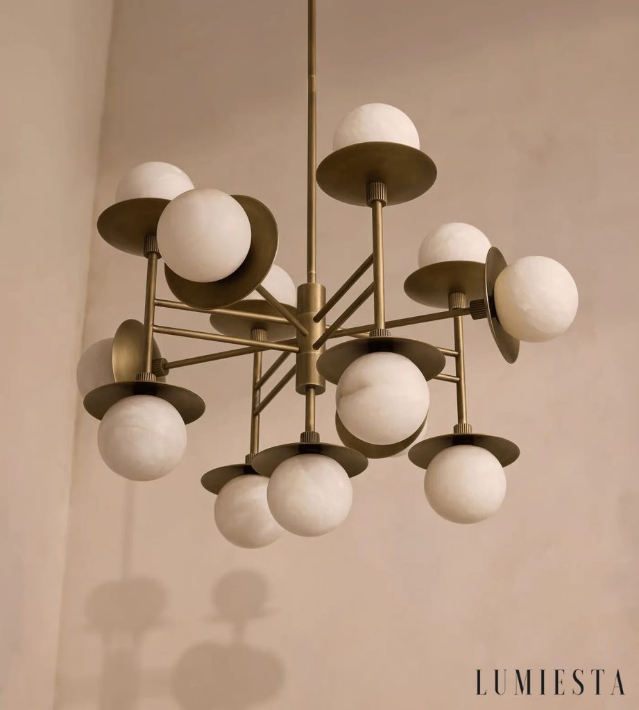 Lampa wisząca Mafra z alabastru, widok na podświetlony klosz od spodu