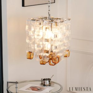 Lampa wisząca Mare z metalu i szkła, ujęcie całościowe w nowoczesnej formie