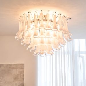Mercurio - nowoczesna lampa sufitowa biała niklowana, widok z lekko opuszczonymi ramionami