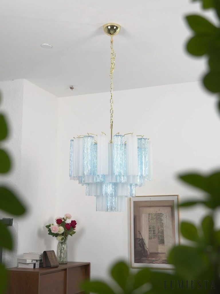 Mistero - lampa wisząca do salonu, zbliżenie na metalowy korpus