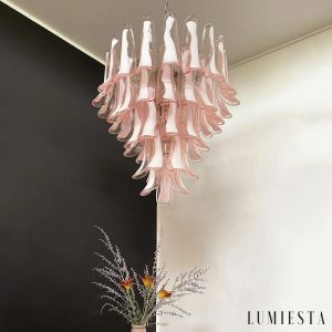Modulor - ujęcie lampy wiszącej z widocznym niklowanym wykończeniem