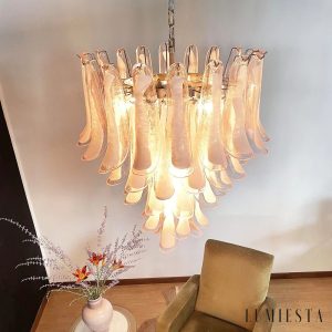 Modulor - lampa glamour z różowego szkła, widok na całą konstrukcję
