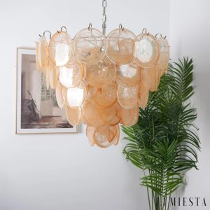 Neve - szklano-metalowa lampa wisząca z wyraźnym, ciepłym odcieniem