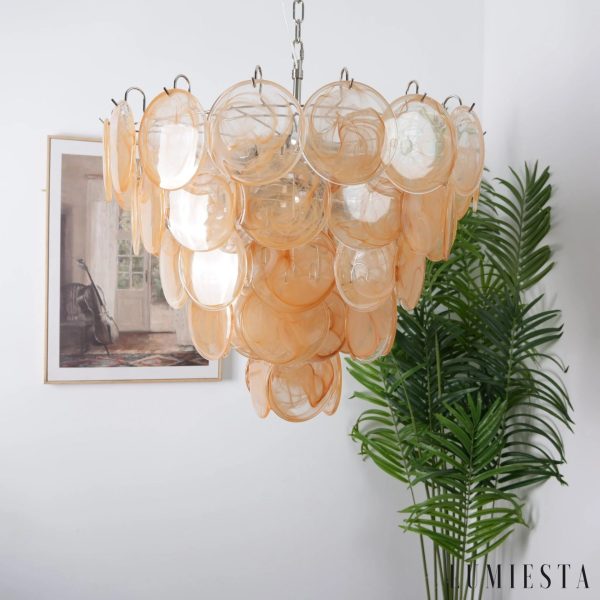 Neve - szklano-metalowa lampa wisząca z wyraźnym, ciepłym odcieniem