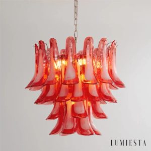 Parma - lampa wisząca glamour z czerwonego szkła w ujęciu dekoracyjnym