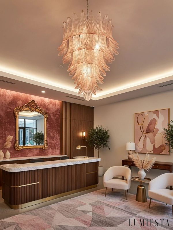 Lampa wisząca Piano glamour, pełna sylwetka z różowego szkła i niklu