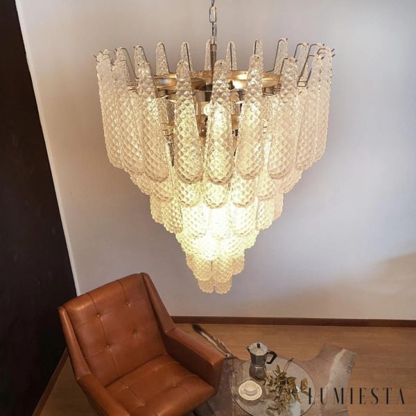 Lampa wisząca Pietra z białego szkła, widok na dolną część kloszy