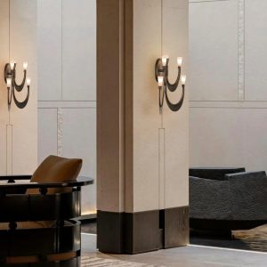 Ponta Delgada - elegancki kinkiet z brązowego metalu, detal mocowania do ściany