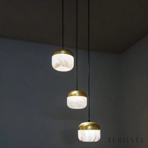 Lavi - lampa wisząca z alabastru, detal dolnej części klosza