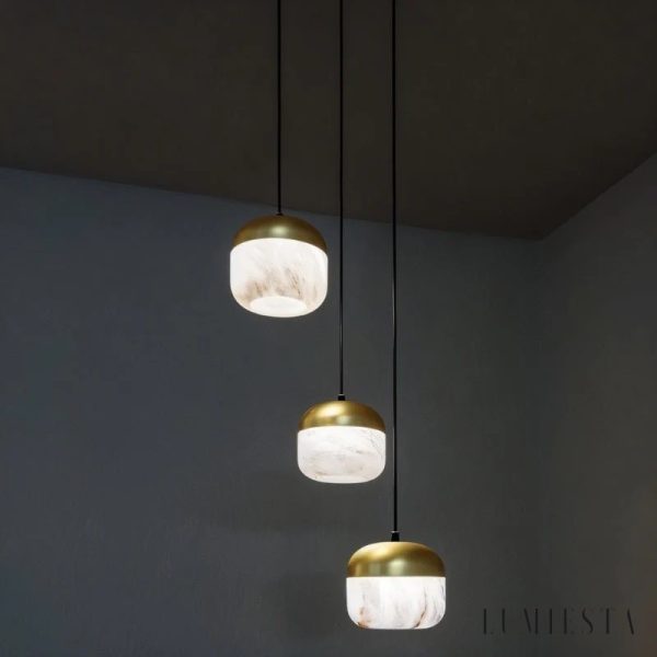 Lavi - lampa wisząca z alabastru, detal dolnej części klosza