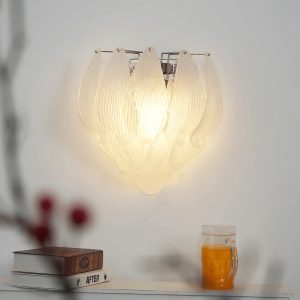 Lampa sufitowa Primo z niklowanym stelażem i mlecznobiałym szkłem