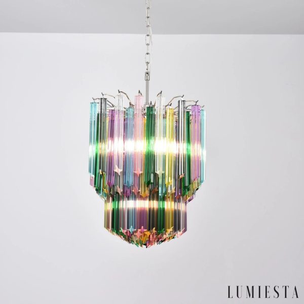 Roccia - niklowana lampa wisząca z kolorowym szkłem, ujęcie pod lekkim kątem