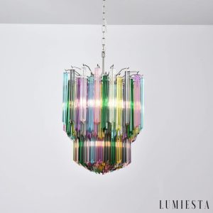 Roccia - kolorowe szkło lampy wiszącej odbija światło na niklowanej oprawie