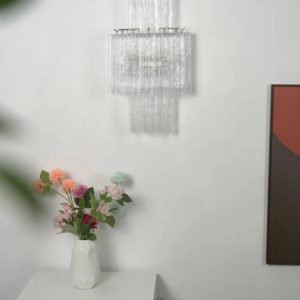 Sardo - szklany element lampy i niklowa konstrukcja w zbliżeniu