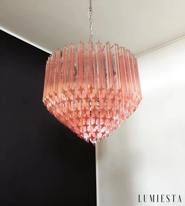 Sasso - lampa wisząca glamour z niklową oprawą i różowym szkłem, ujęcie z boku