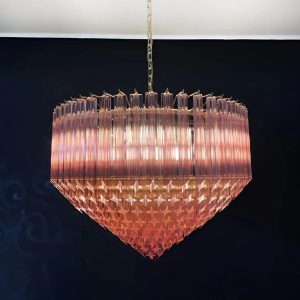 Sasso - lampa wisząca z różowymi szklanymi elementami i niklowanym wykończeniem, profil boczny