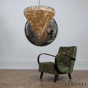 Sera - złoty żyrandol glamour widziany z boku, z detalami w kolorze niklu