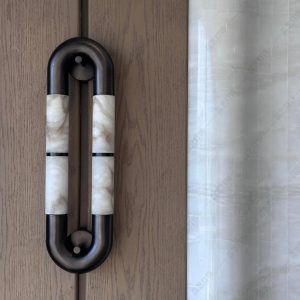 Samba - nowoczesna lampa wisząca z cylindrycznym alabastrowym kloszem