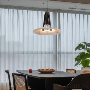 Sines - lampa wisząca alabastrowa czarna, zbliżenie na metalowe mocowanie