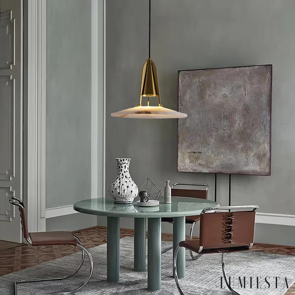 Lampa Sines - alabastrowy klosz o miękkim świetle, widok od spodu