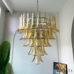 Lampa wisząca Solaris - widok od spodu na układ szklanych segmentów