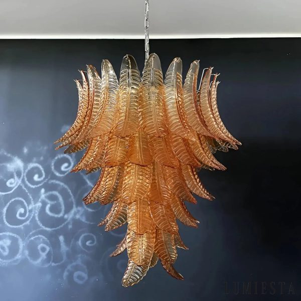 Lampa wisząca Sole glamour, boczny widok na bursztynowe szklane klosze