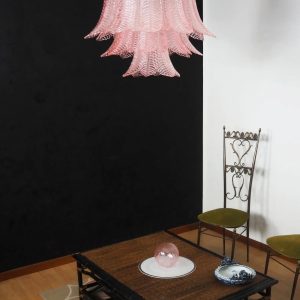 Spazio - pełna bryła żyrandola z różowego szkła i niklowego metalu