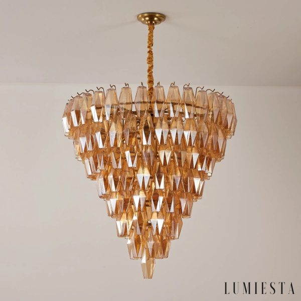 Stella - lampa wisząca z bursztynowego szkła widoczna pod kątem