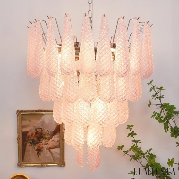 Lampa wisząca Struttura z niklowanym stelażem i różowymi szklanymi elementami, detal