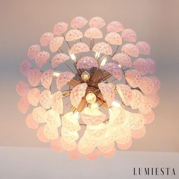 Lampa wisząca Struttura glamour, różowe szkło i niklowana konstrukcja w salonie