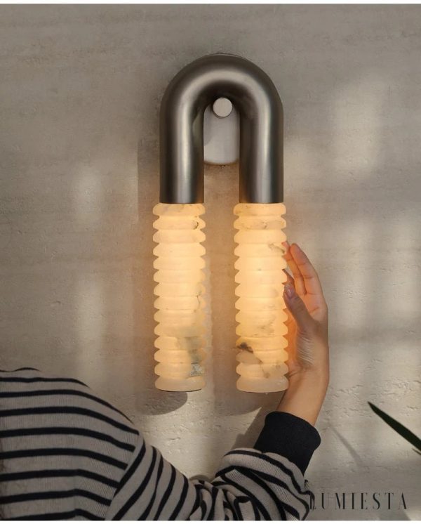 Tomar - lampa wisząca biały alabaster, zbliżenie na gładkie wykończenie