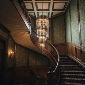 Torre - lampa wisząca nikiel i szkło z okrągłym kloszem, widok z lekkiego skosu