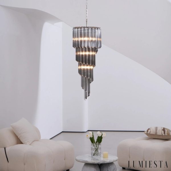 Torre - szklana forma lampy wiszącej z niklowanym wykończeniem, ujęcie od spodu