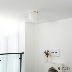 Unico - złota lampa sufitowa z dekoracyjnym szklanym kloszem, profil boczny