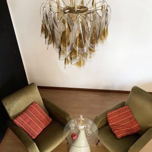 Złota lampa wisząca Urbino z bursztynowymi kloszami, widok od dołu