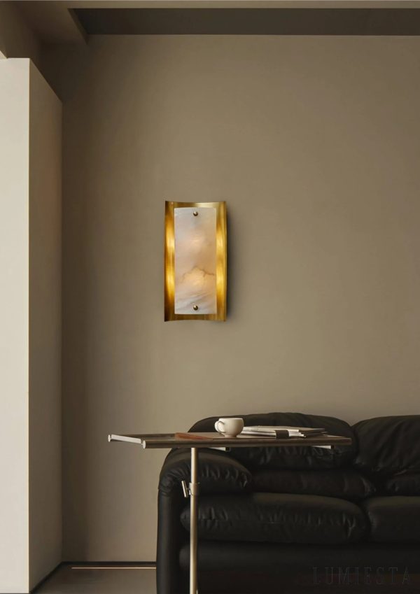 Vesuvianis - lampa wisząca z alabastru, złota podsufitka i biały korpus