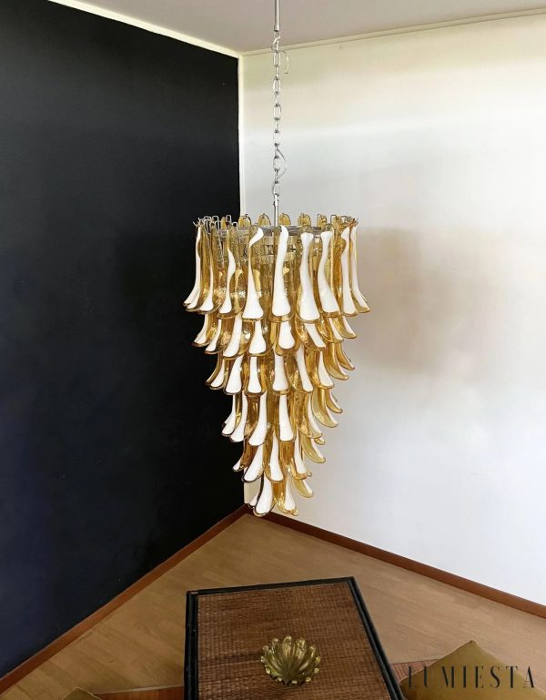 Lampa wisząca Vetro, detal bursztynowego szkła i niklowanego zawieszenia