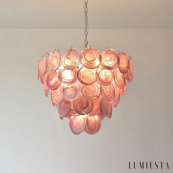 Lampa wisząca Viola z niklowanym stelażem i różowym szkłem, widok z dołu