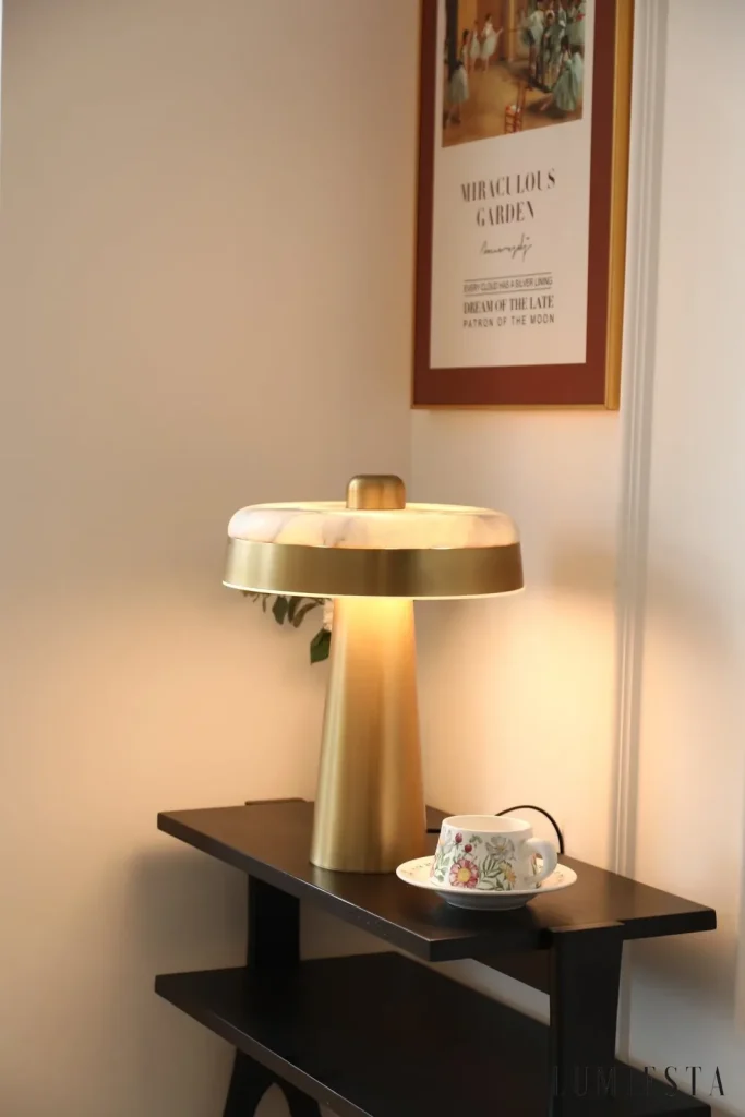 Estepa - lampa stołowa alabastrowa dysk - widok całej bryły