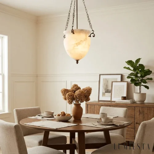 Llanes - lampa wisząca alabastrowa na łańcuchach Ø 40 cm - detal materiału - alabaster