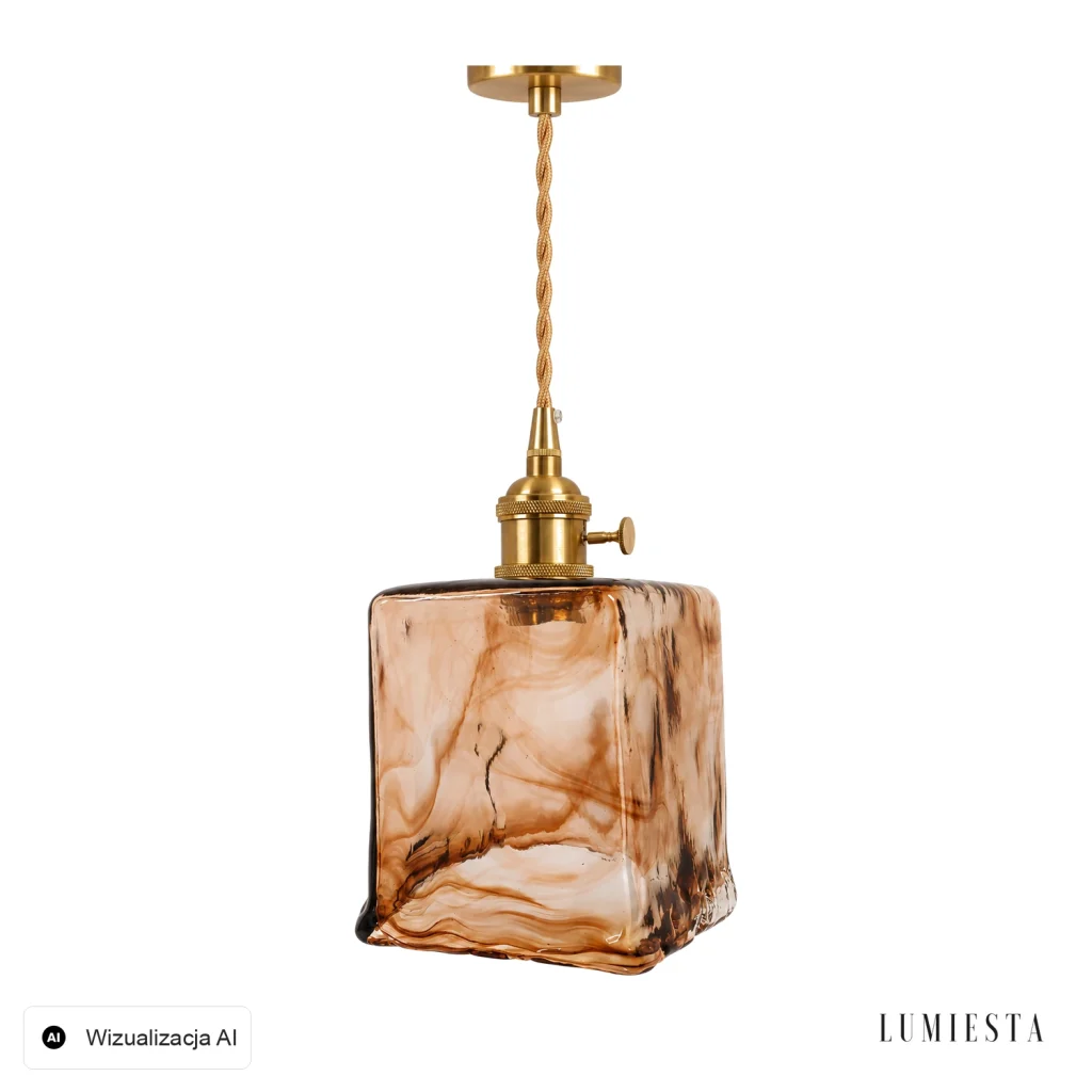 Altare - lampa wisząca szklana bursztynowa, kostka mała, białe tło, wizualizacja AI