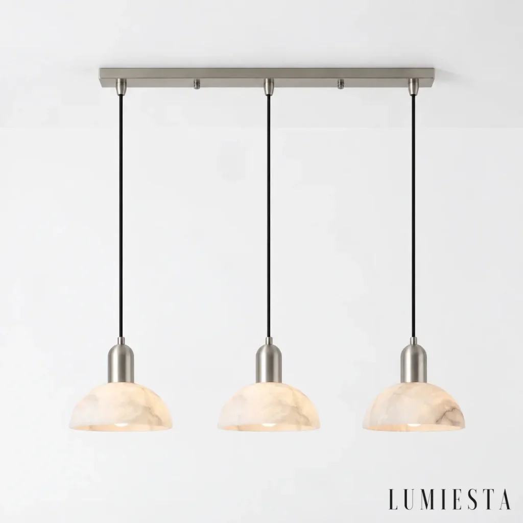 Lamporecchio - lampa wisząca alabastrowa z miedzią, dł. 60 cm - detal klosza i podstawy